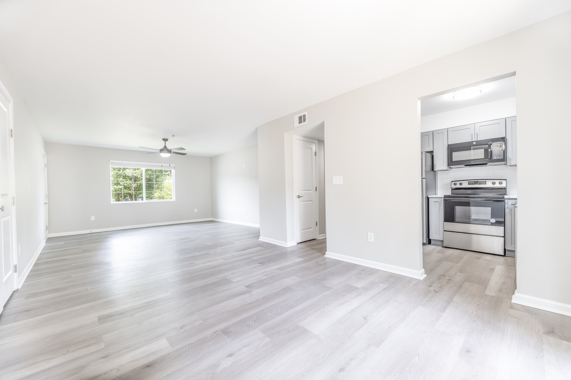 view of rhythm at riverdale apartments living area